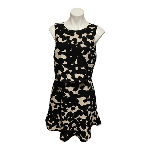 Banana Republic Beige Printed Crewneck Tiered Open Back Detail Dress - Picture 2 of 7